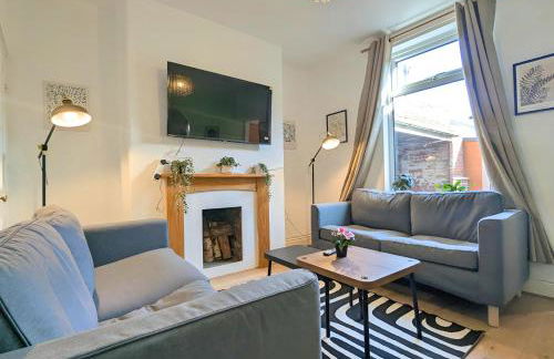 Charming 3-Bed Home Near Centre Free Parking - Foto 6