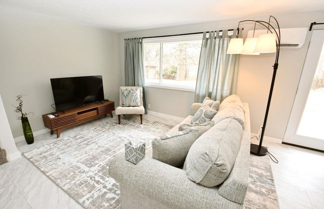 Modern Home Just Mins to Notre Dame 52723 - Foto 3