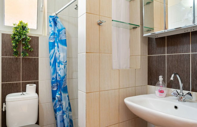 Welcoming Apartment in Venerato With Garden - Photo 20