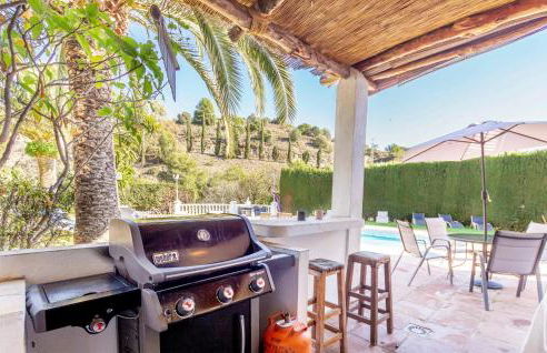 Lilia Barajas - Photo 20