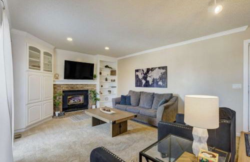 Deep Blue Spacious Escape w Hot Tub & Playground - Foto 14