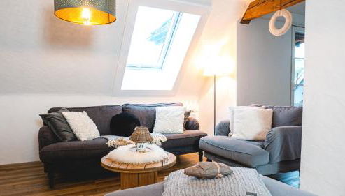 Dachwohnung mit Ofen und Freisitz - Foto 2