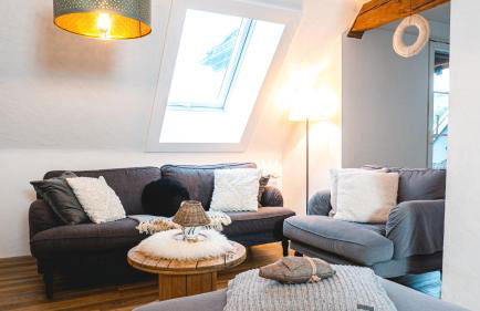 Dachwohnung mit Ofen und Freisitz - Foto 2