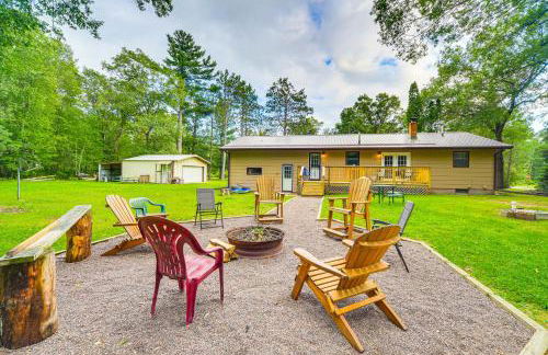 Hayward Home with Private Deck, Fire Pit and Kayak! - Foto 3