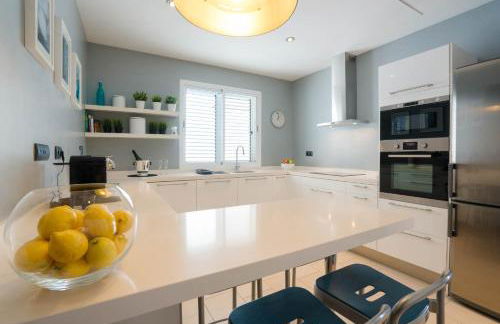 Villa Dedalos - Spacious luxury Villa with heated pool in Puerto Calero - Foto 7