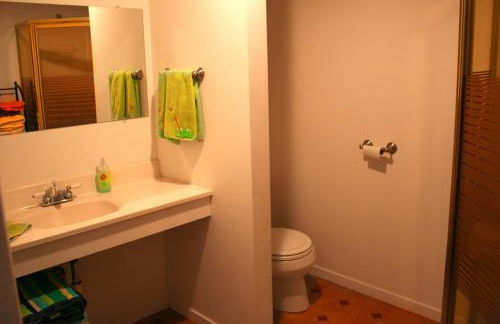 Lily Pad - Hot Tub! Private Dock! BBQ! Game Room! Walk to Town!! Fast WiFi!! Dog Friendly! - Foto 20