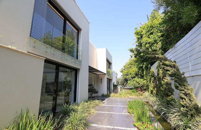 Luxurious Coastal Villa w Pool & Garden - Foto 80