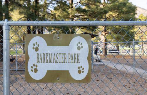 Scenic Mountain Getaway by the Park - Foto 67