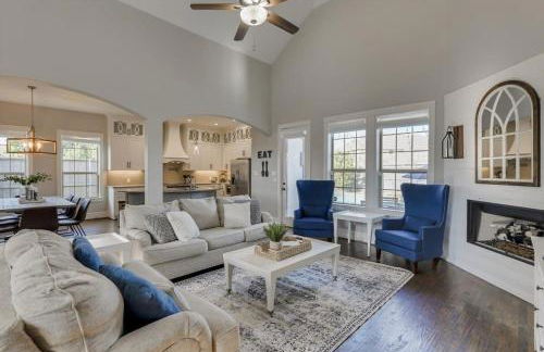 Vibrant Texas Escape - 5BR, Pool & Hot Tub - Foto 3