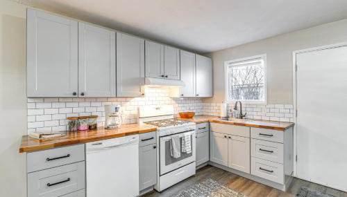 Close to Downtown and Parks Modern Anchorage Home - Foto 2