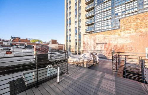 Sleeps 12 Downtown Entire home with rooftop - Foto 18