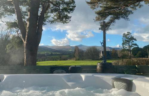 Mountain View Cottage, Hot Tub , Stunning Views - Photo 8