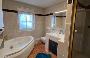 Stilvolles Ferienhaus mit Garten für 6 Personen - Foto 17