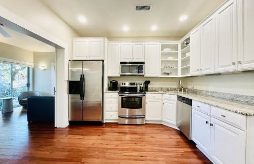 Elegance & Charm 27 Steps To Old Christ Church - Foto 5