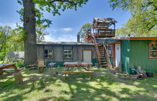 Serene Green Forest Hideaway with Spacious Yard - Foto 17