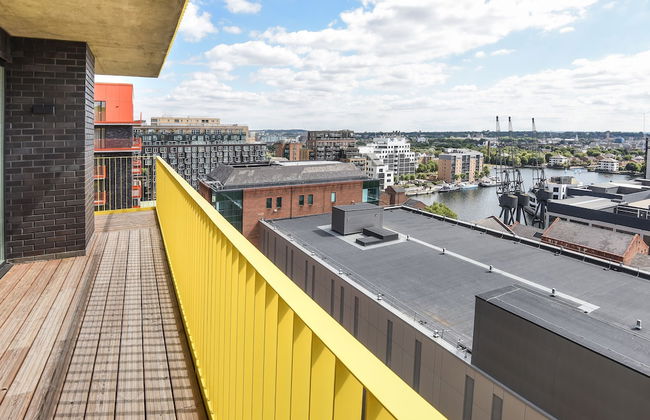 Millharbour Residences - Photo 10