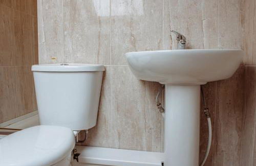 Spacious & Modern 8-Bed Home - Sleeps 13 - Parking - Foto 39