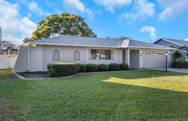 Fun Family-friendly Modern Beach Home With Pool - Photo 8