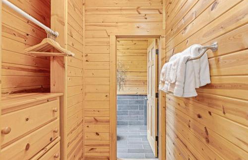 Cabin For Two Near Helen w Spa Amenities - Foto 23