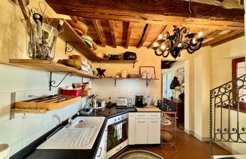 Magical Villa di Gioia Large 6-Bedroom Family Villa with Breathtaking views, Private Garden and Olive grove - in a Cool Village on the Umbria Tuscany Border - Foto 45