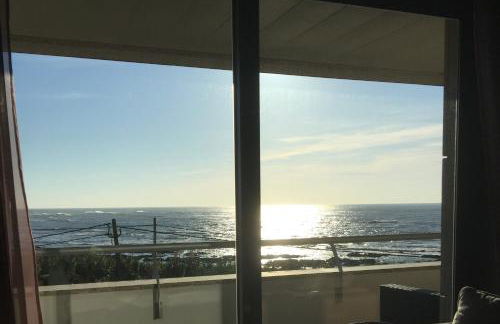 Condominio encantador, com piscina e vista mar - Ocean View Apartment - Foto 31