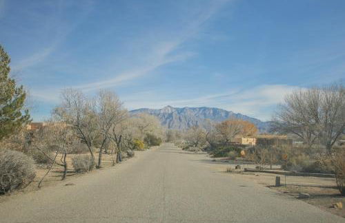 Buffalo Escape-Private Hot Tub in serene Corrales-Mountain View-Pet Friendly-No Pet Fee! - Foto 8