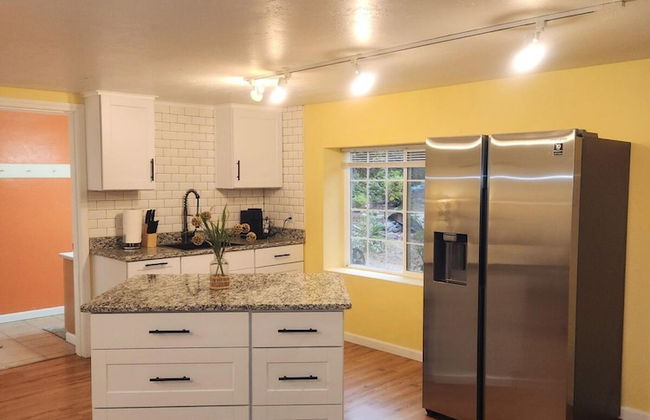 Medford Home and 2 Condos With Pool and Hot tub - Foto 4