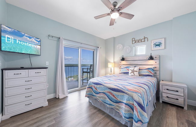 Crystal Tower Comfort Condos by Hosteeva - Photo 47