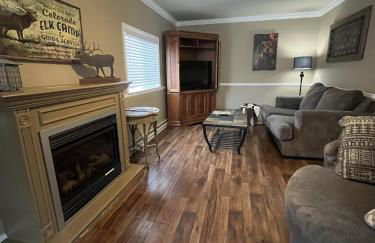 Mt Olympus Cabin, Cozy 1 bedroom cabin Great for couples - Foto 1