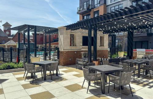 Luxury Stay Near NYC | Full Access to Amenities - Photo 32