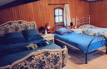 Les Ribas villa groupe, de 4 a 14 personnes, maison familiale, séjour nature, calme, Provence, Plaine des Maures, proche mer, Verdon, randonnée, terrain arboré, jeux enfants, pétanque, ping-pong, cuisine équipée, grande capacité, vacances en groupe - Foto 14