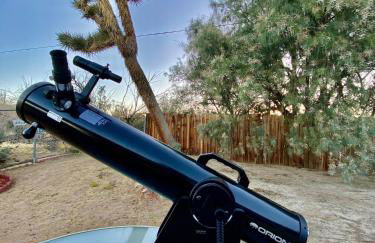 10 minutes to JTNP - Sauna, Hot Tub, Cold Plunge Saltwater Pool, Telescope, Fireplace and Views - Foto 12