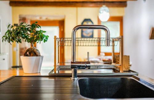 Romeos Cottage Public free parking bike rental - Foto 17