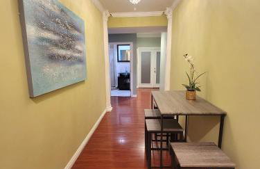 3 bedroom guest suite first floor unit with nice patio area right next to the MrC Hotel 10 minutes from Rodeo Drive Washer Dryer WIFI and more - Foto 7