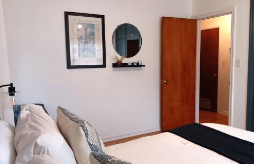 Mid Century Style Cottage Near Historic Downtown - Foto 3