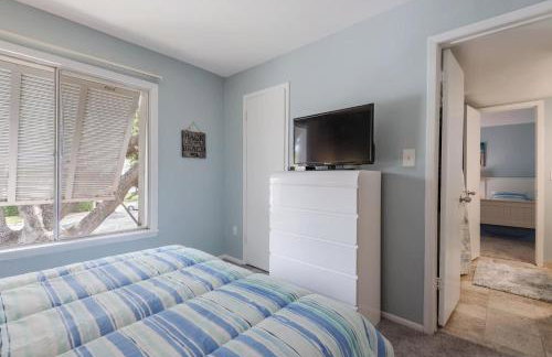 Private Beach Access 2 Pools Waterfront Oasis - Foto 27