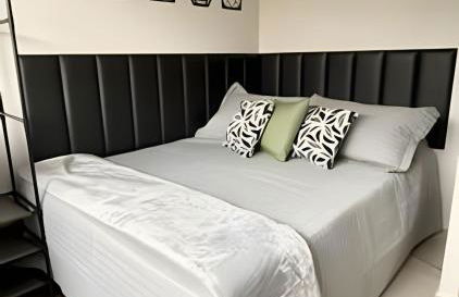 Corner of Two Flowers - Foto 23