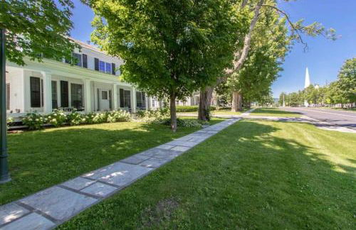 Picture Postcard Mansion in Manchester Village - Foto 3