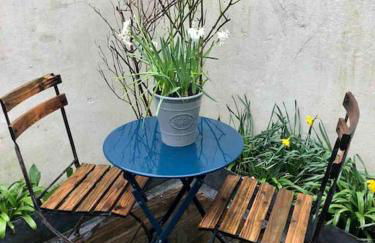 Stunning 2 Bedroom Flat in a Central Location - Photo 30