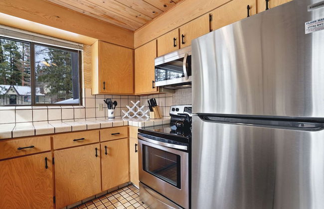 Tahoe Forest Chalet 3BR House w/ Mountain Views - Foto 14