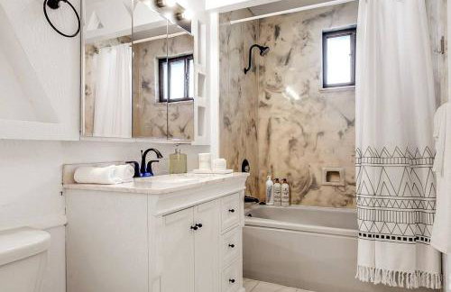 King Suite, 5 Queen beds Spacious Modern Home - Foto 42