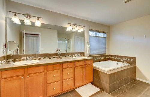 Spacious Kent Home Near SeaTac Airport with Patio - Foto 19