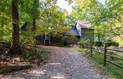 Exclusive Wooded Chalet w Magnificent River Views - Foto 45