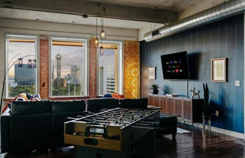 Luxury Downtown Dallas Retreat with Parking, Pool, Gym - Foto 16