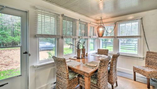 Restored 1920s Cottage on 1 Acre with Fire Pit - Foto 2