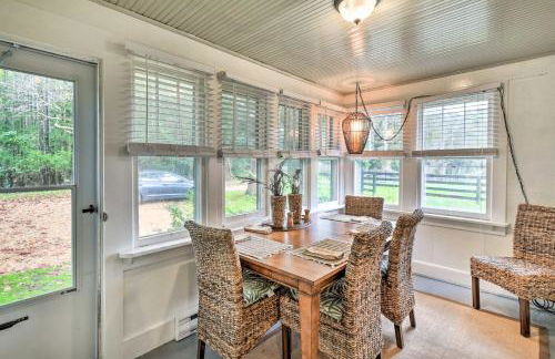 Restored 1920s Cottage on 1 Acre with Fire Pit - Foto 2