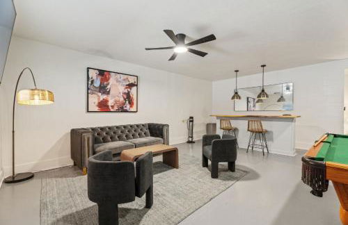 Spacious Lakefront View With Hot Tub and Pool NH - Foto 86