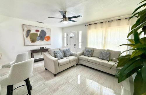 House Aurora next to Bush Gardens - Foto 5