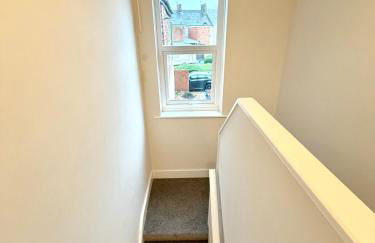 Spacious 4 Bed House, Modern, Free Parking - Foto 8