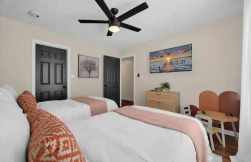 Family Home w FirePit GameRm Patio BbqGrill - Foto 33